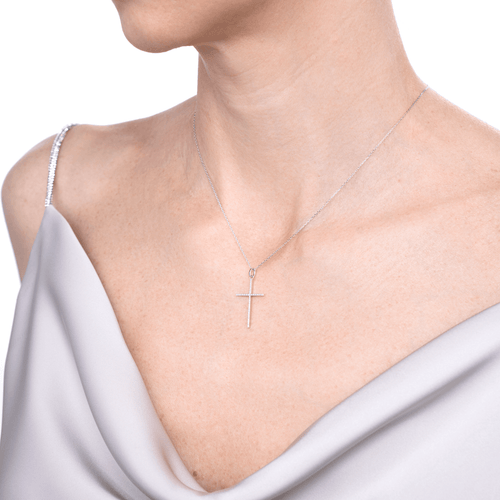 Lănțișor cu pandantiv din aur alb cu diamante Sparkling Cross Elegance Necklace